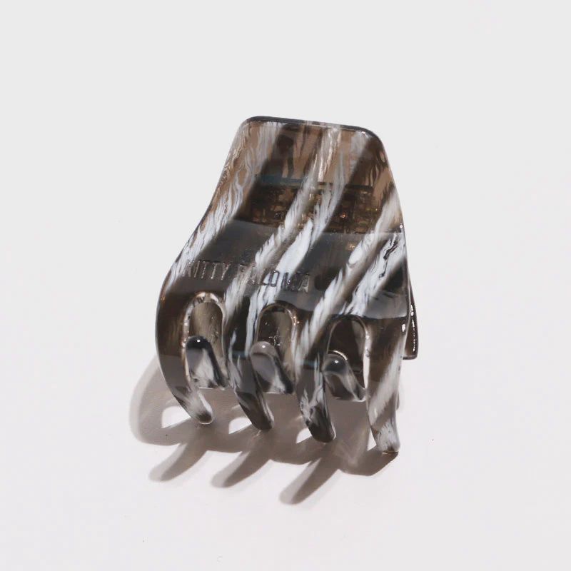 Petite Hair Claw in Onyx