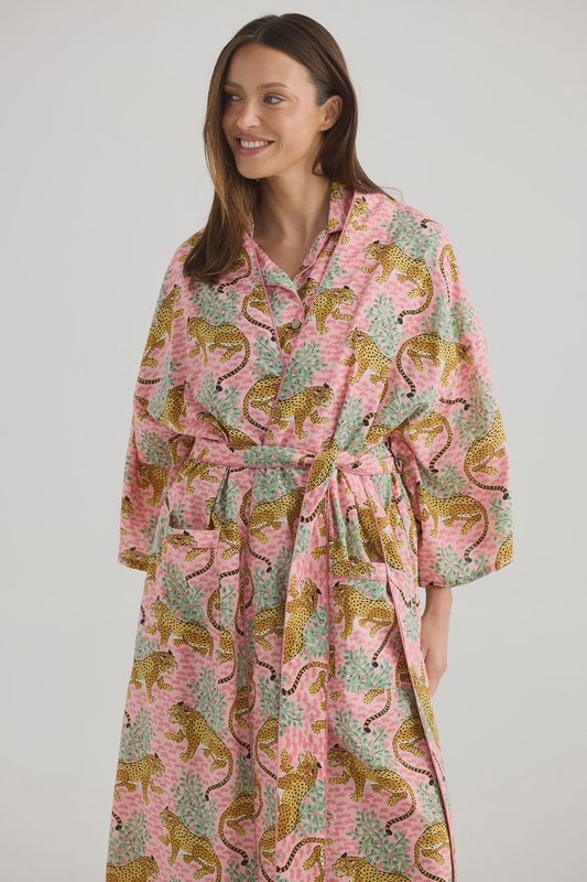 Salutation Robe in Tigress