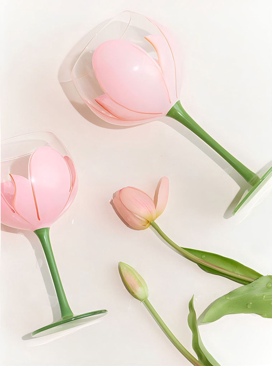 &quot;Tulipe&quot; Floral Burgundy Wine Glass - Green