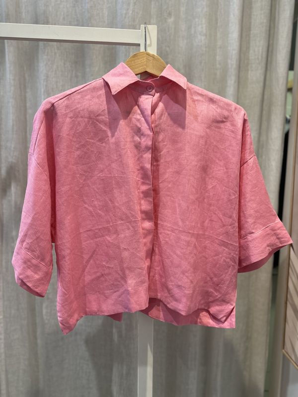 The Staple Cropped Shirt in Bubblegum in One Size Fits All