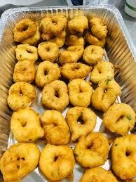 Medu Vada (medium size) with Sambar and Chutney - Catering Tray ( 70 pieces full tray, 35 half tray )