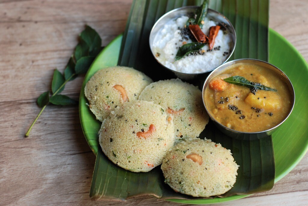Rava Idly (5 pcs) with Sambar and Chutney
