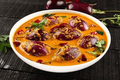 Eggplant with Gravy - Catering Tray ( 50 people for full tray and 25 for half tray )