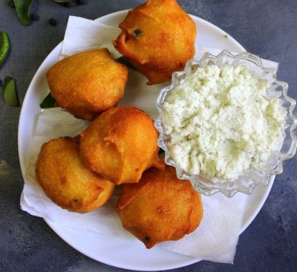Combo - Mysore Bonda With Chutney and Masala Tea
