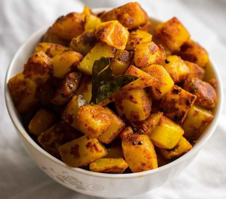 Potato Kaara Curry (South Indian Style) - Catering Tray  ( 50 people for full tray and 25 for half tray )