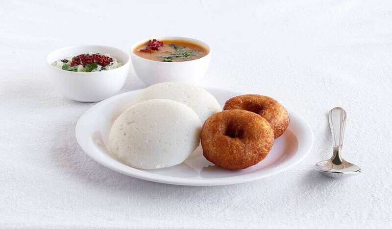 Combo - 2pcs Idly & 2pcs Medu Vada with Chutney and Sambhar Combo - 2pcs Idly & 2pcs Medu Vada with Chutney and Sambhar