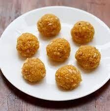 Ladoo (medium size) - Catering Tray ( 100 pieces full and 50 pieces half tray ) Ladoo (medium size) - Catering Tray ( 100 pieces full and 50 pieces half tray )