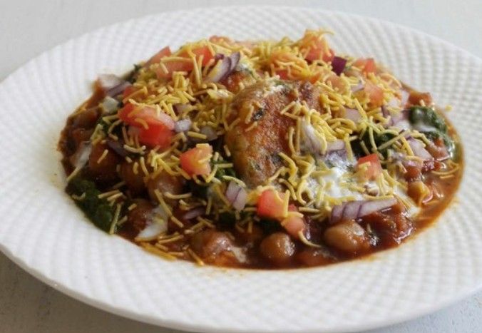 Aloo Patties (3 pcs) with White Chana Chaat and Dahi Bhalla (1 pc) Aloo Patties (3 pcs) with White Chana Chaat and Dahi Bhalla (1 pc)