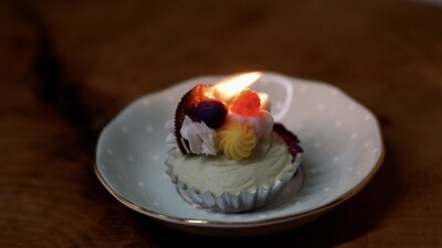 Baking Candle - Rise Cupcake Candle