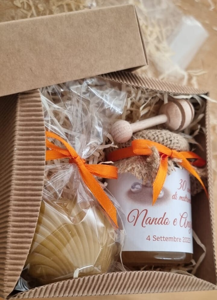 Bomboniera personalizzata per qualsiasi evento!!
 Miele vaso 106g. , candela alla cera d&#39;api e spargimiele.