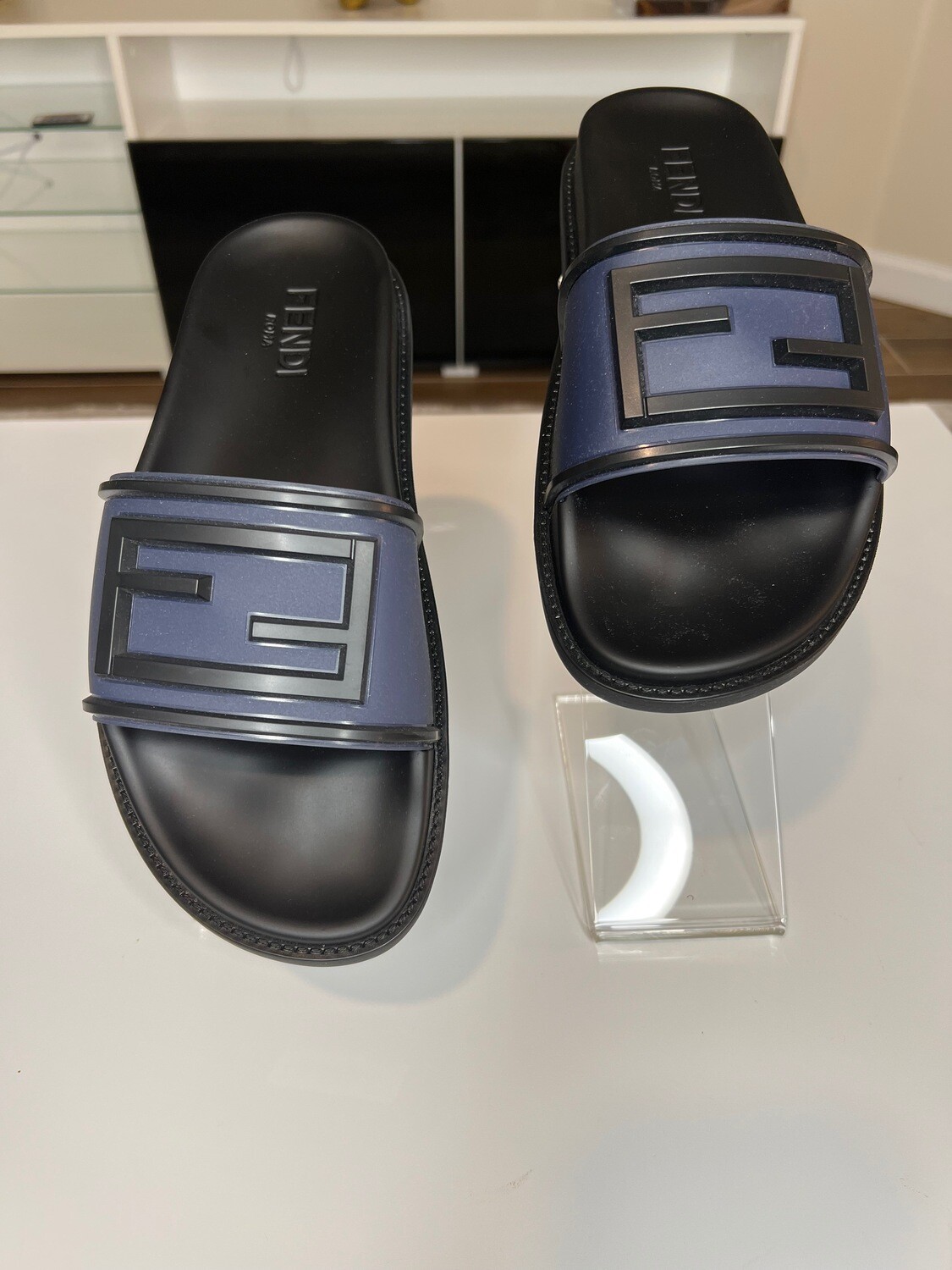 Men&#39;s Fendi Medieval Blunero Slides