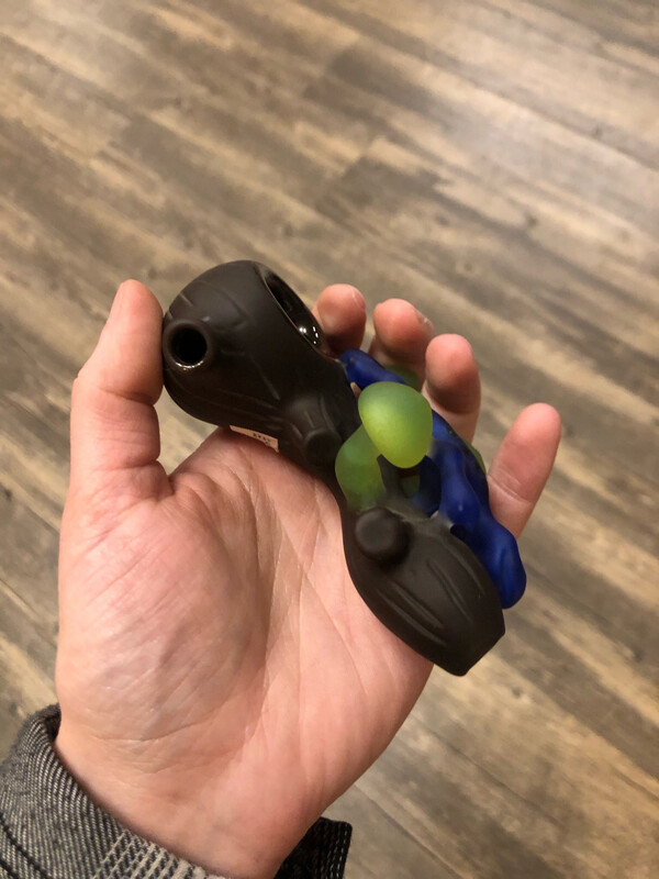 Gecko And Shrooms Forest Log Frosted Hand Pipe