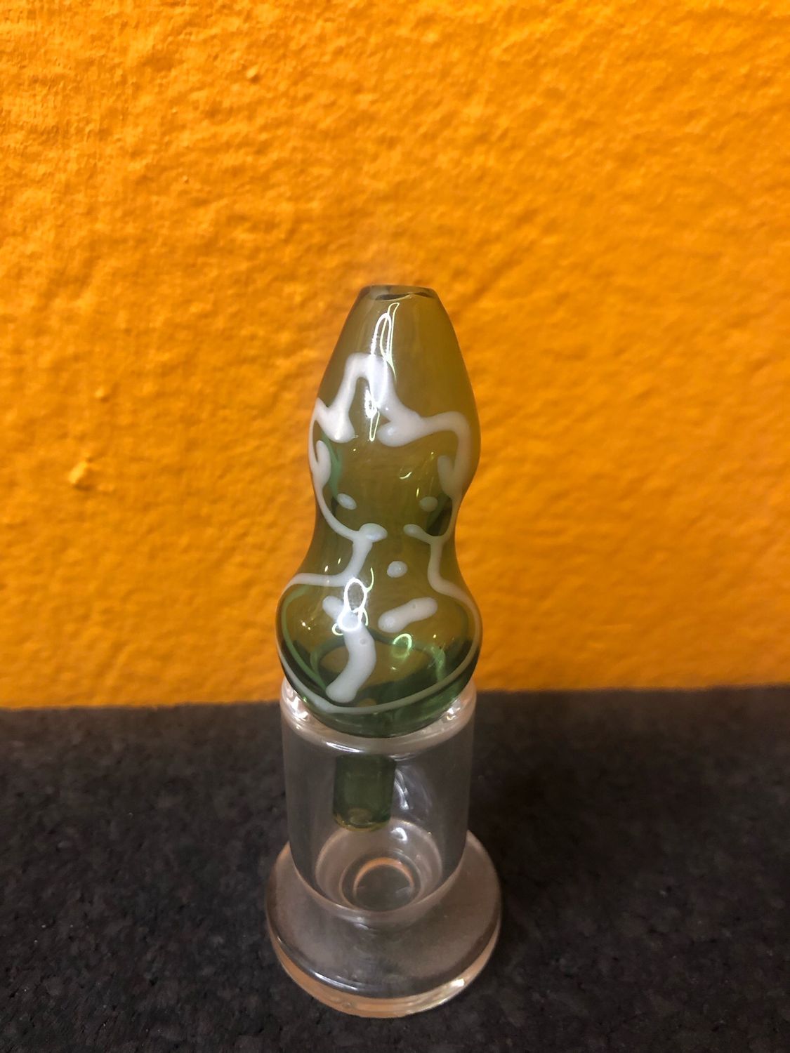 Green Hourglass Body Curvy Bubble Carb Cap