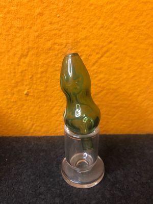 Green Hourglass Body Curvy Bubble Carb Cap