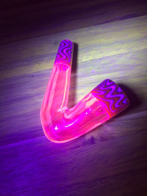 UV Reactive Translucent Wigwag Geometric Sherlock Glass Pipe