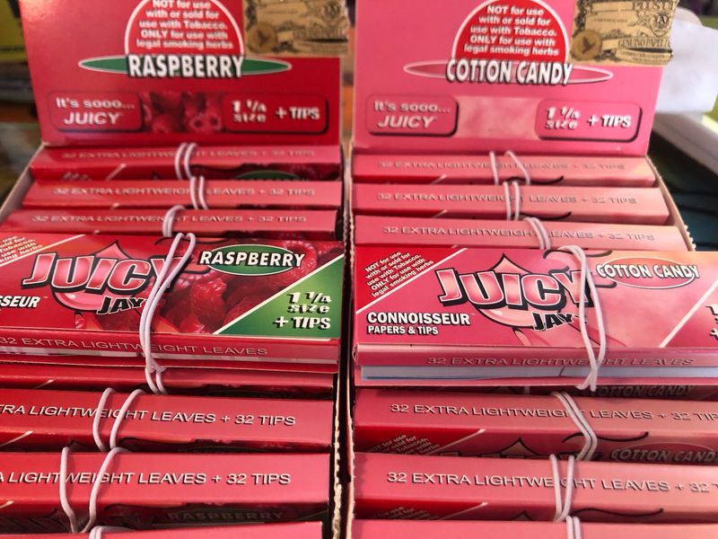 Juicy Jay’s Connoisseur Paper And Tips Combo