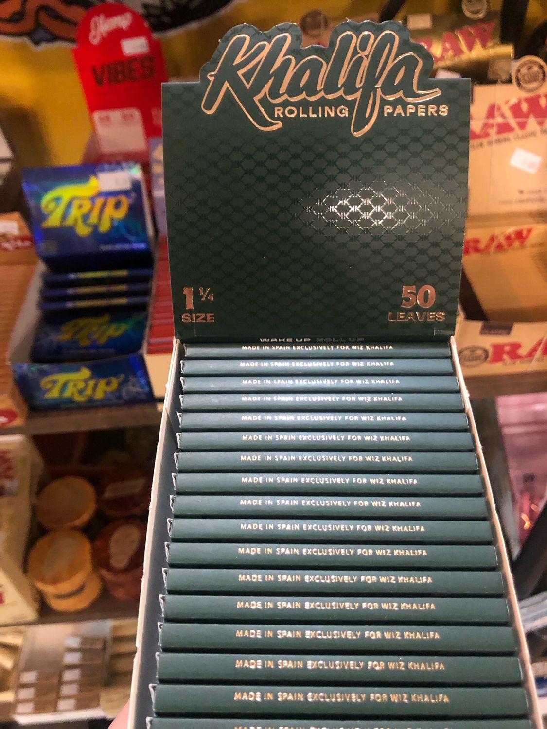 Khalifa 1 1/4 Rolling Papers