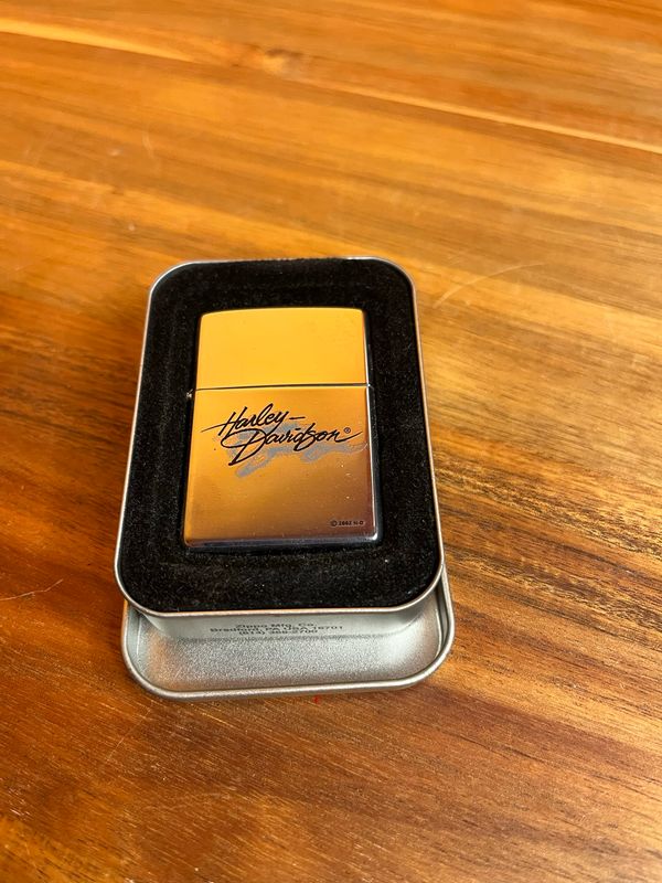 2002 Harley Davidson Signature Sealed Unstruck Zippo Lighter