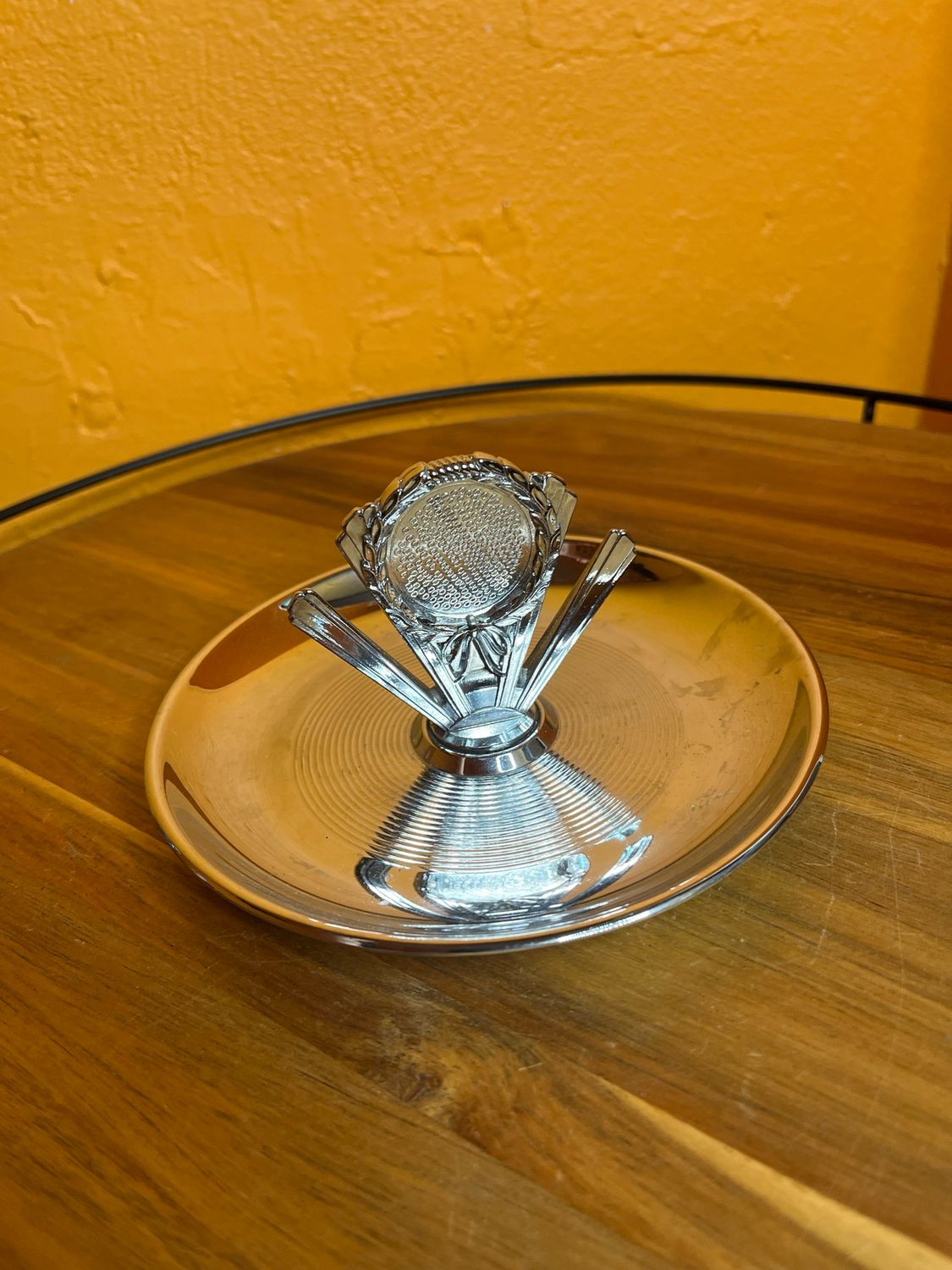 Golf Wreath Cigarette Rest Ashtray