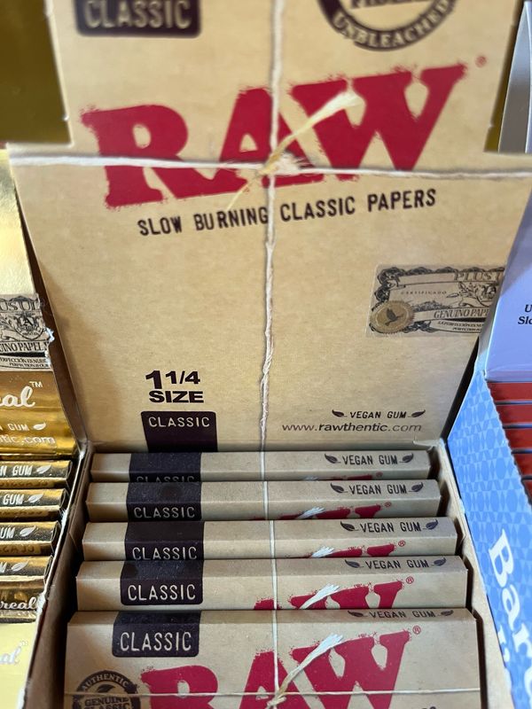 RAW 1 1/4 Papers