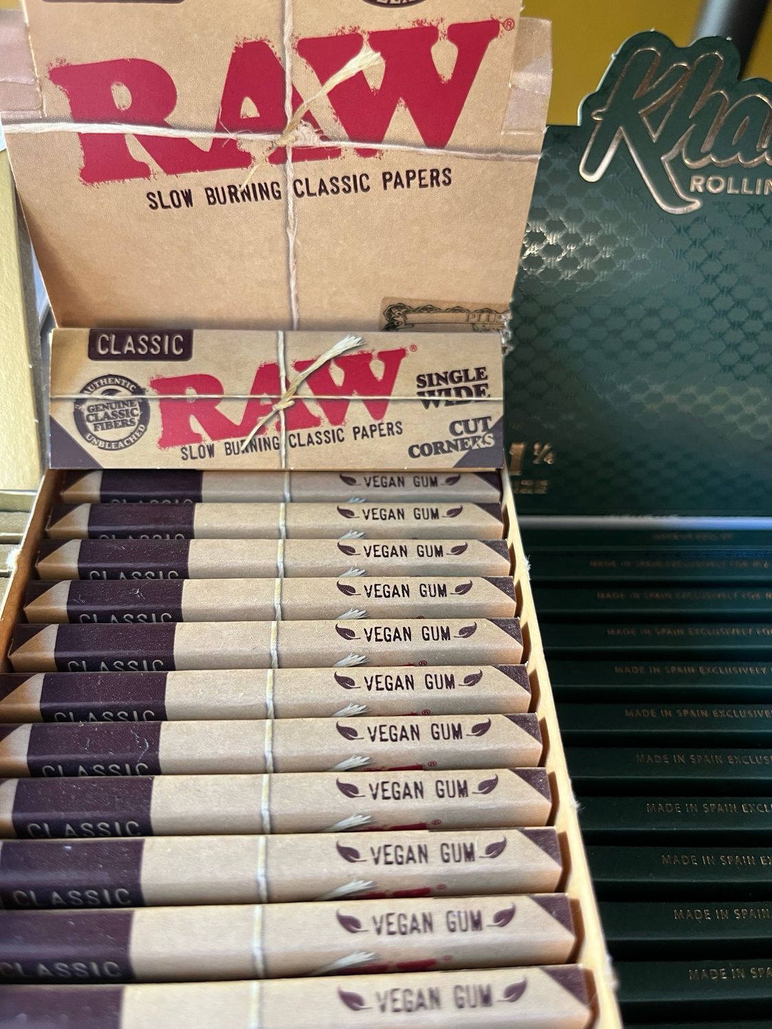 RAW Single Wide Cut Corners