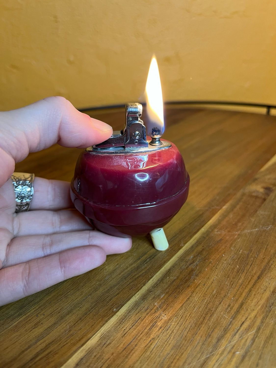 Ronson Standard Maroon Table Lighter
