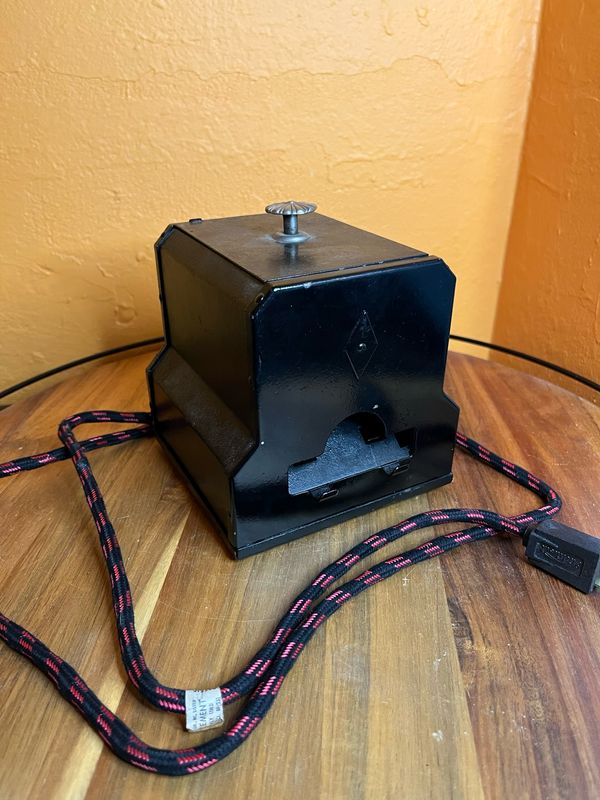 Smokerette Electric Cigarette Dispenser &amp; Lighter