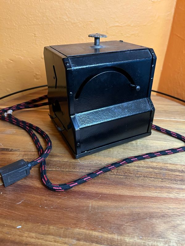 Smokerette Electric Cigarette Dispenser &amp; Lighter