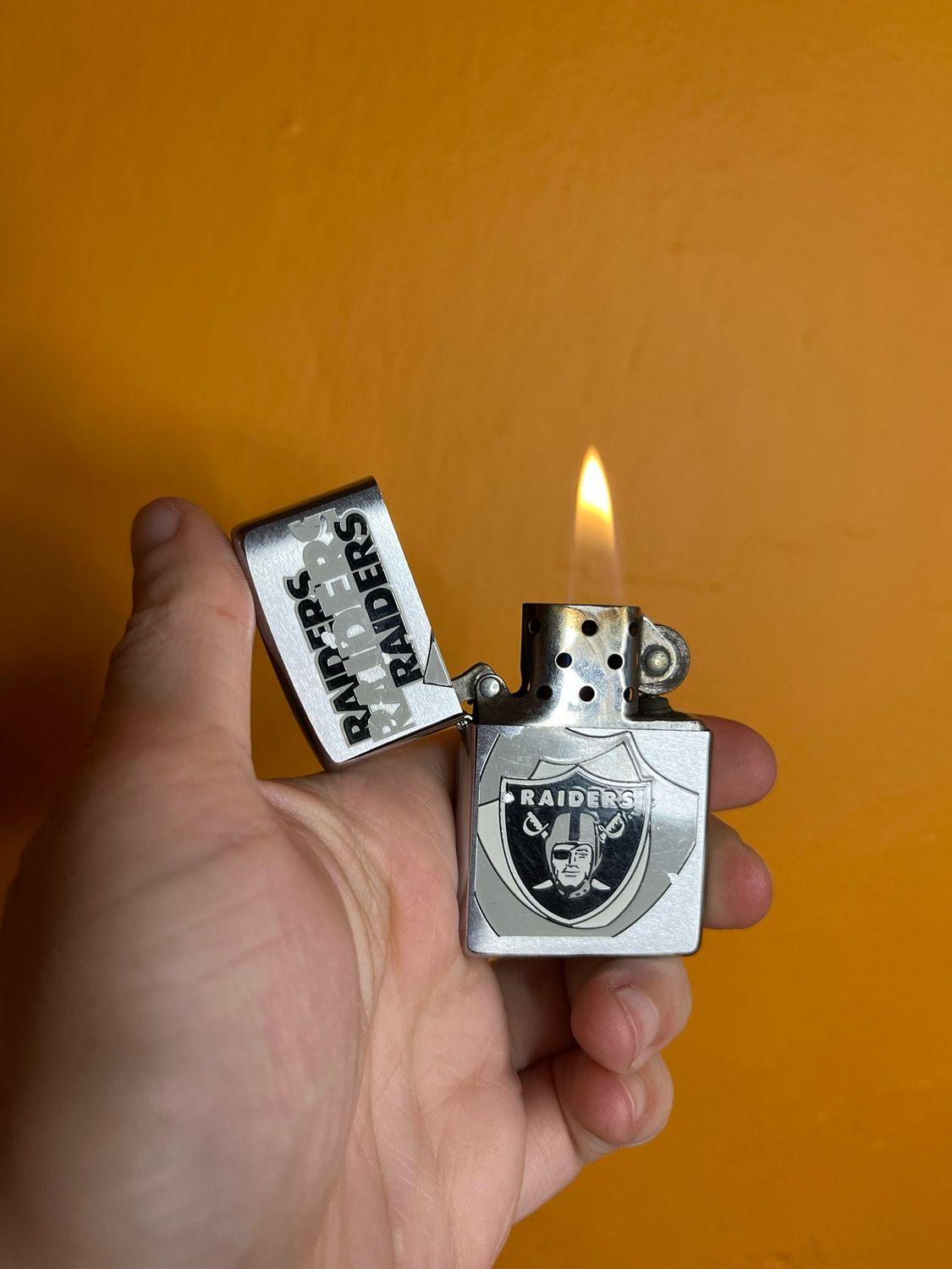 2000 Las Vegas Raiders Zippo Lighter
