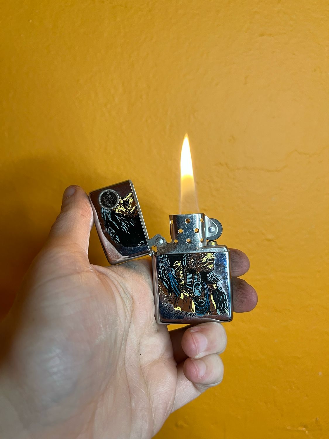 1998 Cheyenne Indigenous Sitter Mirrored Zippo Lighter