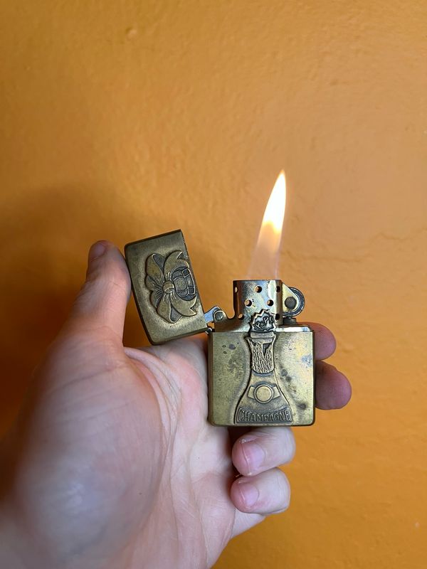 2000 Barrett Smythe Solid Brass New Years Eve Champagne Bottle Zippo Lighter