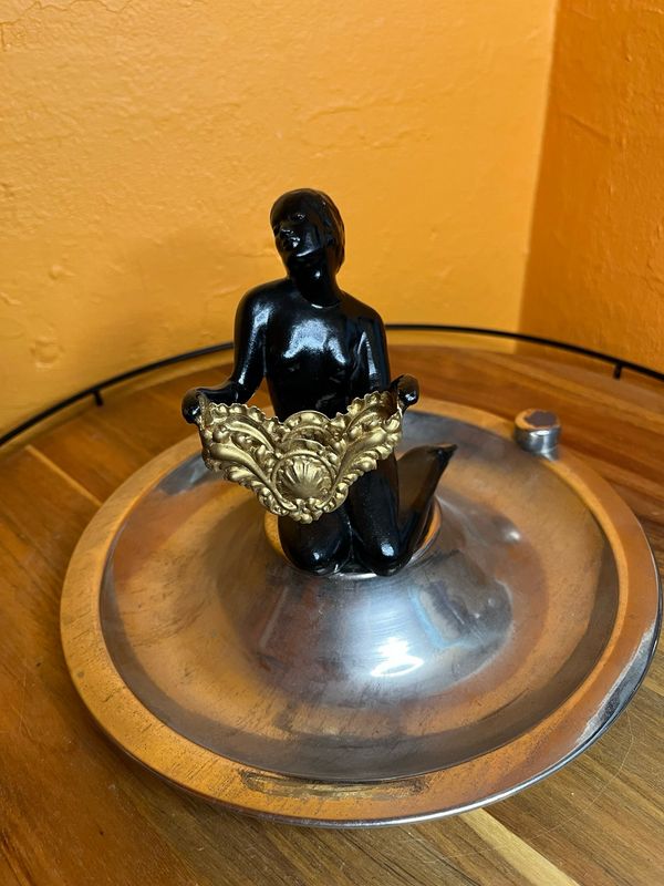 Venus/Aphrodite With Her Girdle Art Deco Ashtray