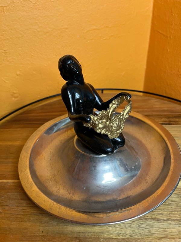 Venus/Aphrodite With Her Girdle Art Deco Ashtray