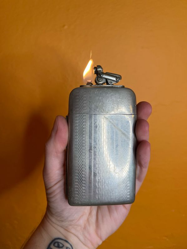 KW Copy Trigger Press Cigarette Case Lighter