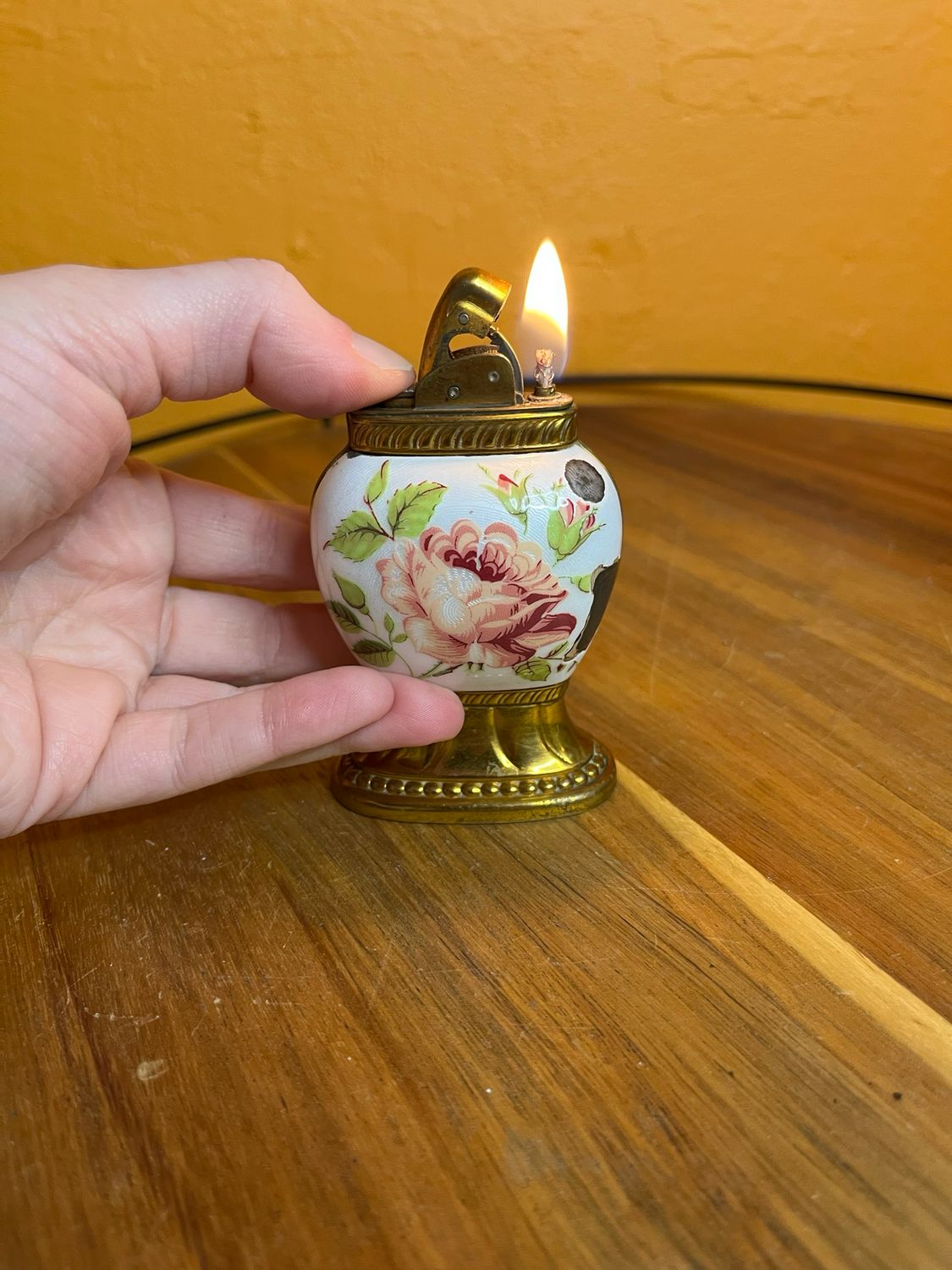 Evans Gilded Rose Chipped Table Lighter