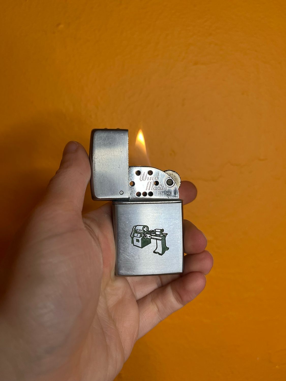 Botwinik Worchester MA Wind Master Flip Top Lighter