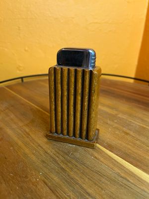 Ribbed Wooden Flip Top Table Lighter