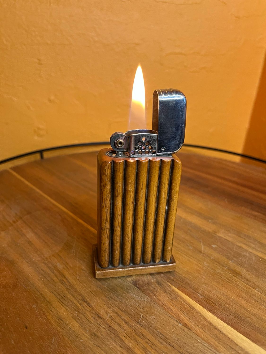 Ribbed Wooden Flip Top Table Lighter