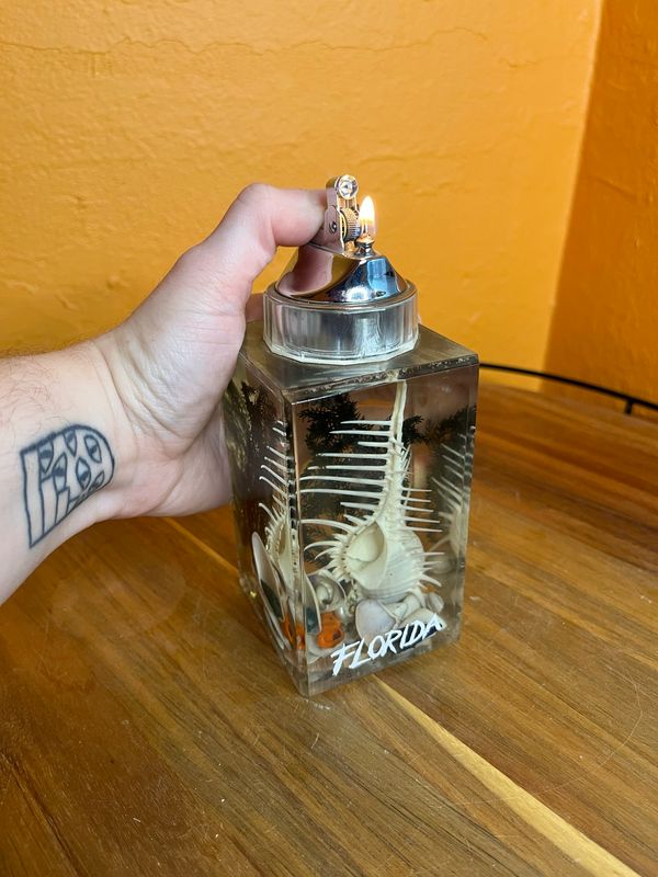 Florida Souvenir Shells Table Lighter