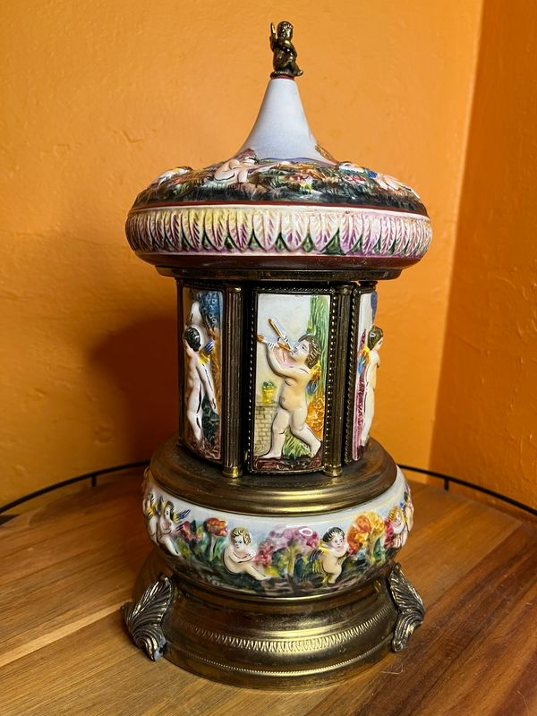 Reuge Swiss Musical Movement Carousel Doctor Zhivago Edelweiss Cigarette Dispenser