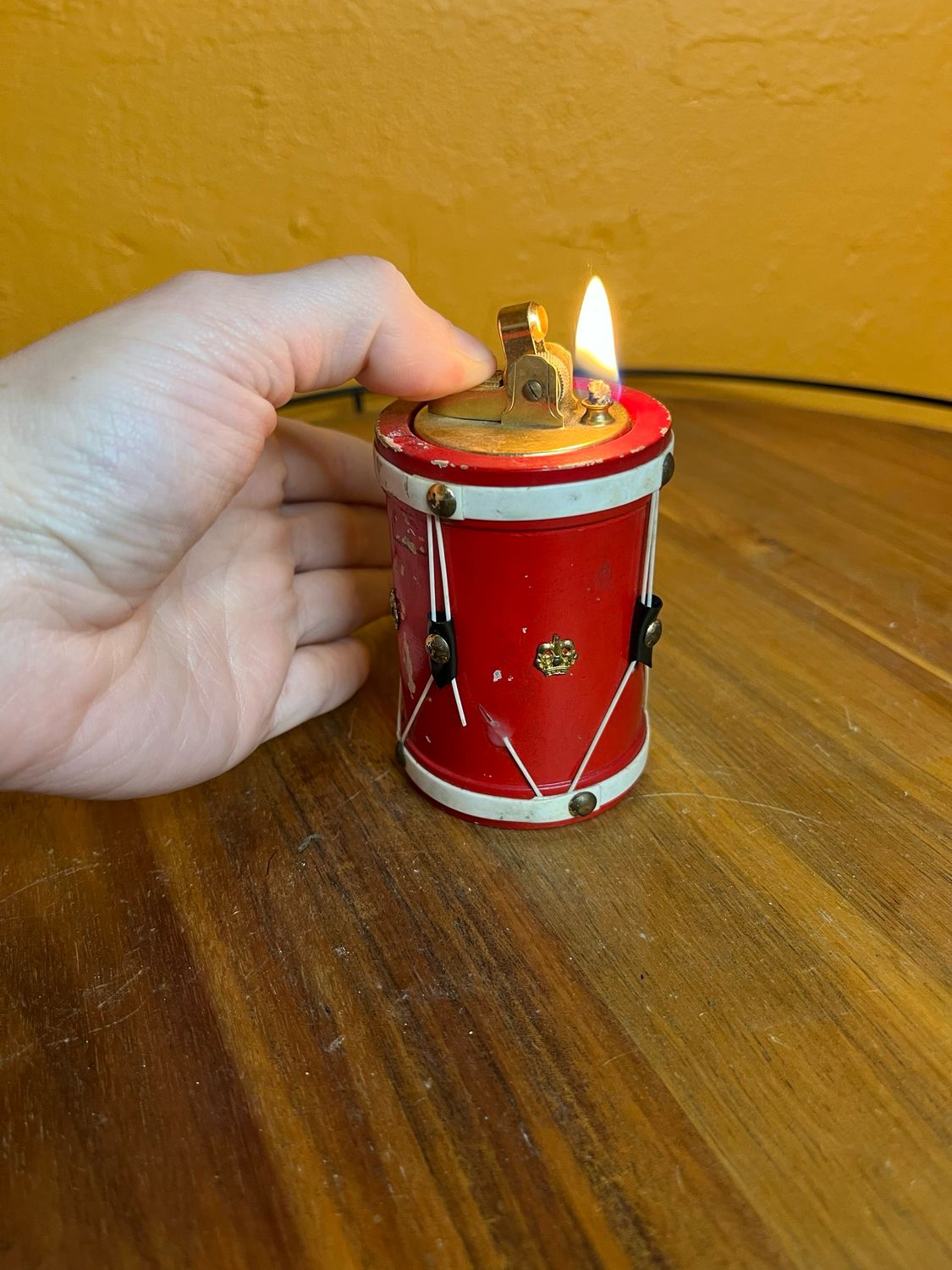 Red Military Drum Table Lighter