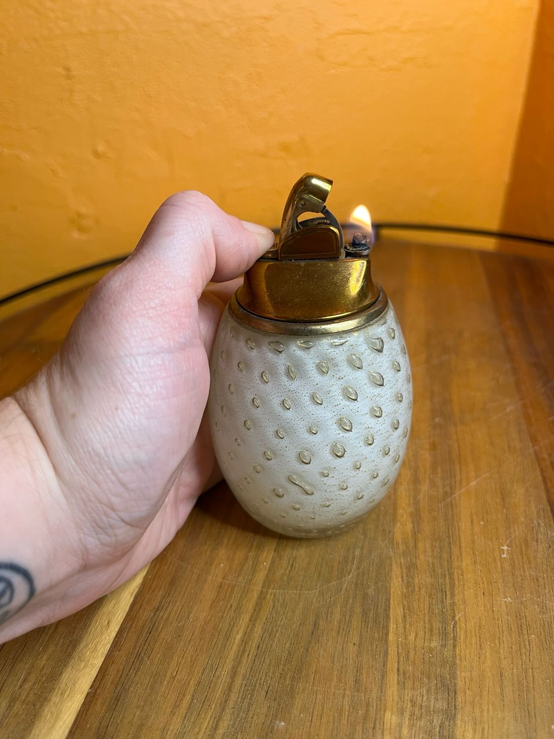 White Trapped Bubble Glass Table Lighter