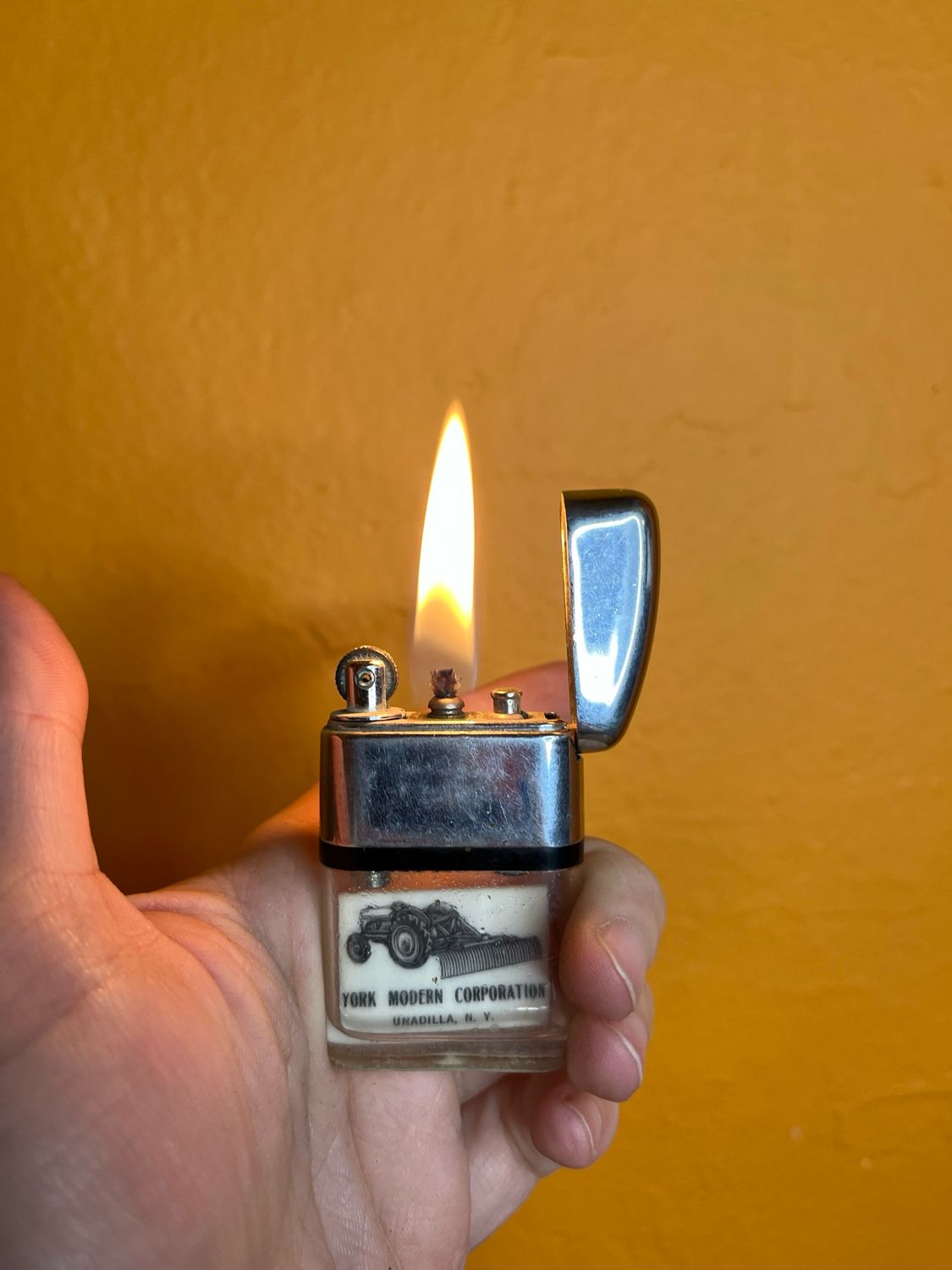 York Modern Co Unadilla NY Ritepoint Shaker Clear Tank Lighter