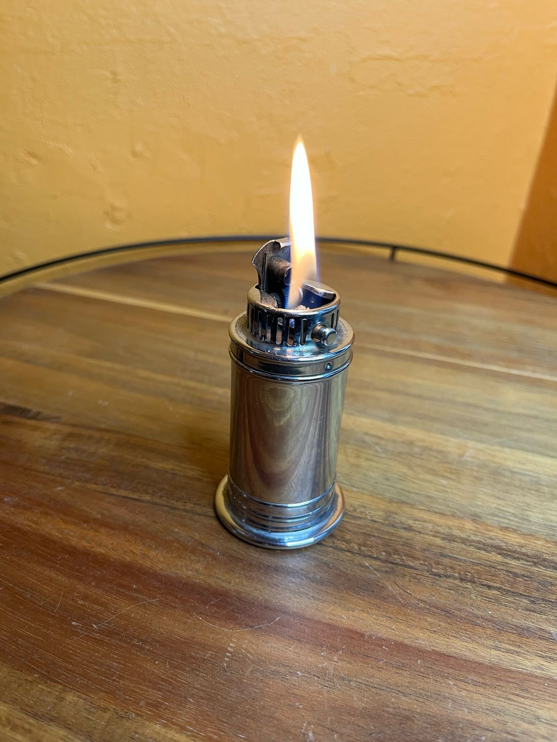 Unbranded Silver Cylinder Table Lighter