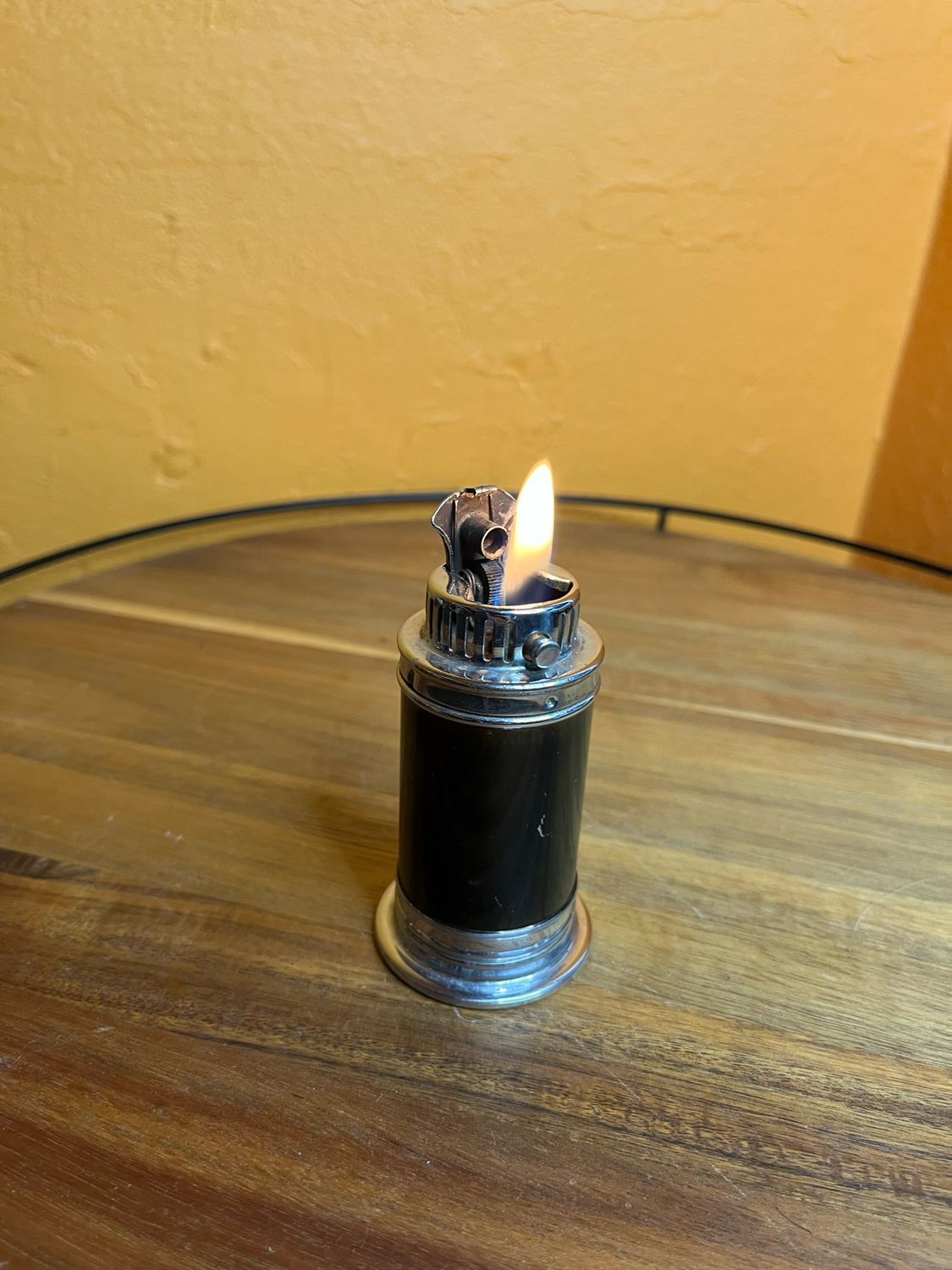 Chase USA Black Cylinder Table Lighter