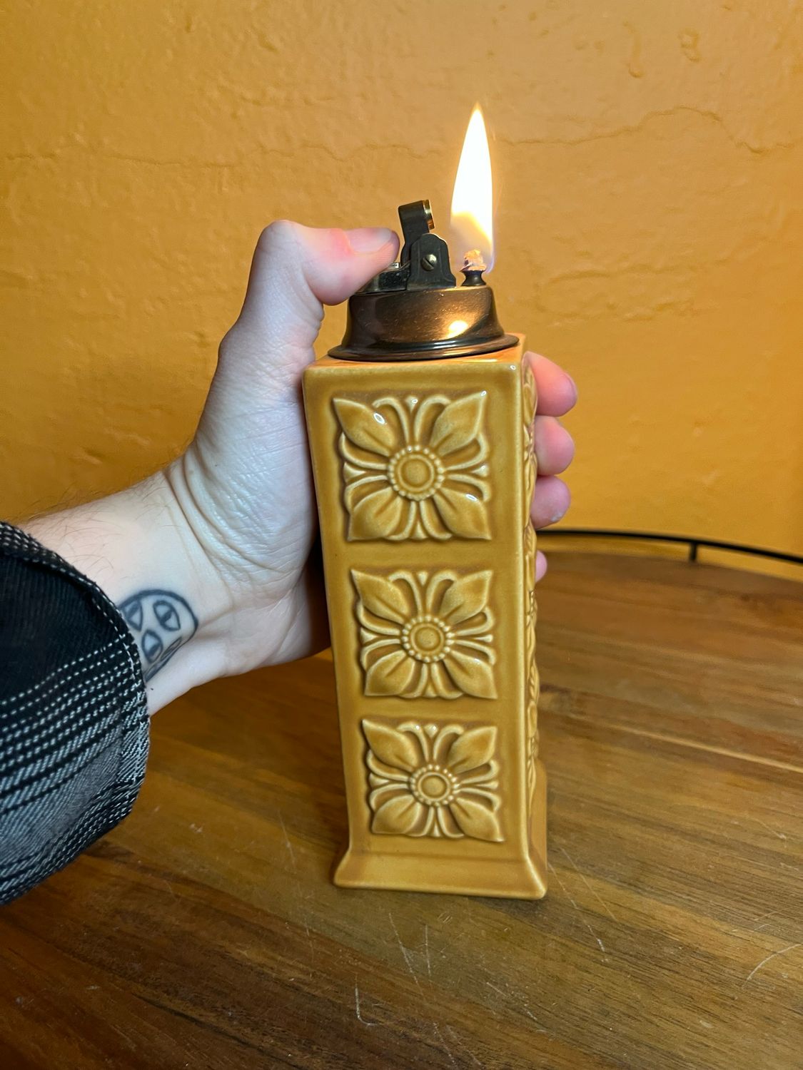 Flower Column MS 1977 Table Lighter