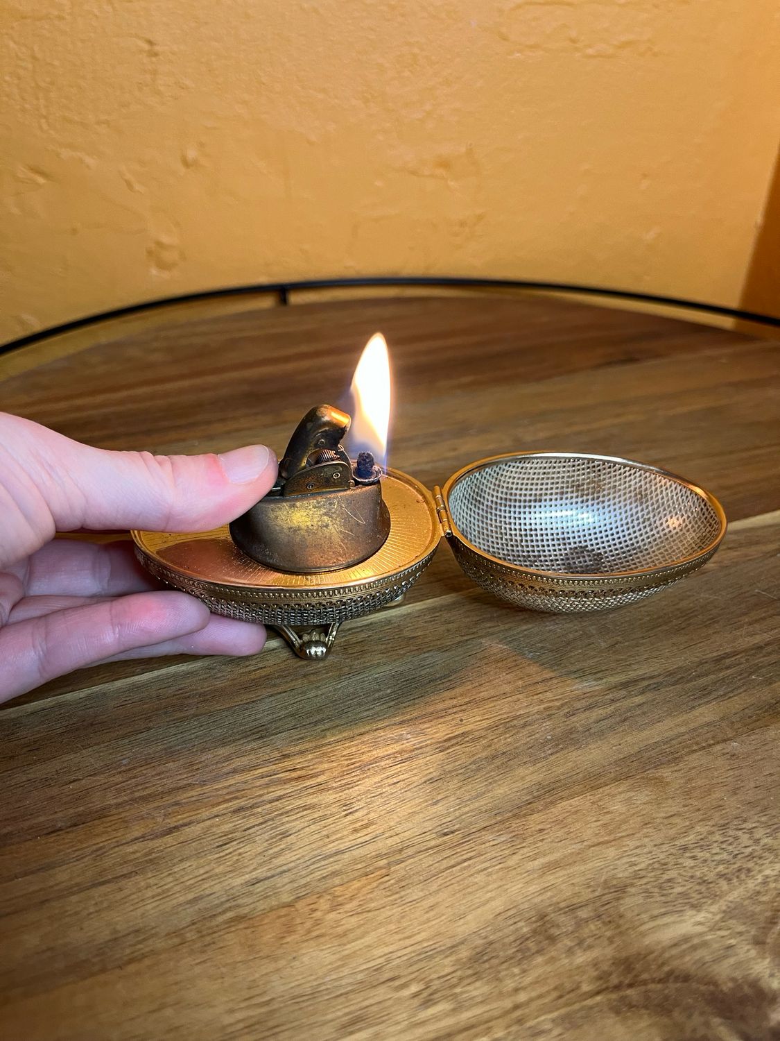 Evans Egg Basketweave Table Lighter