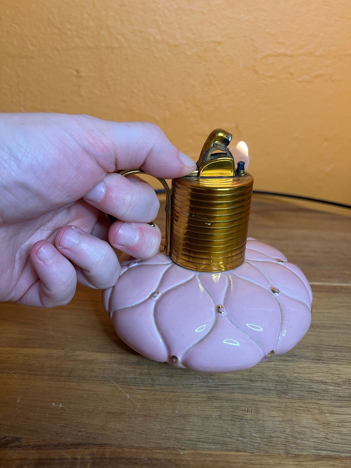 Evans Quilted Pink Decanter Table Lighter