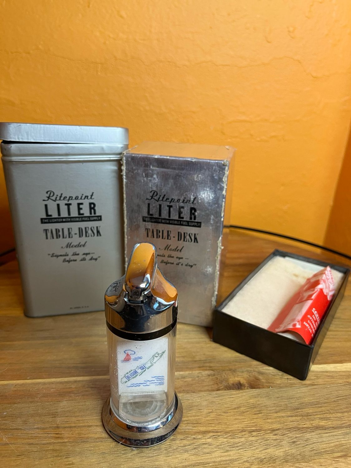 Ritepoint Pleasure “Isle” Souvenir Clear Tank Table Lighter With Box