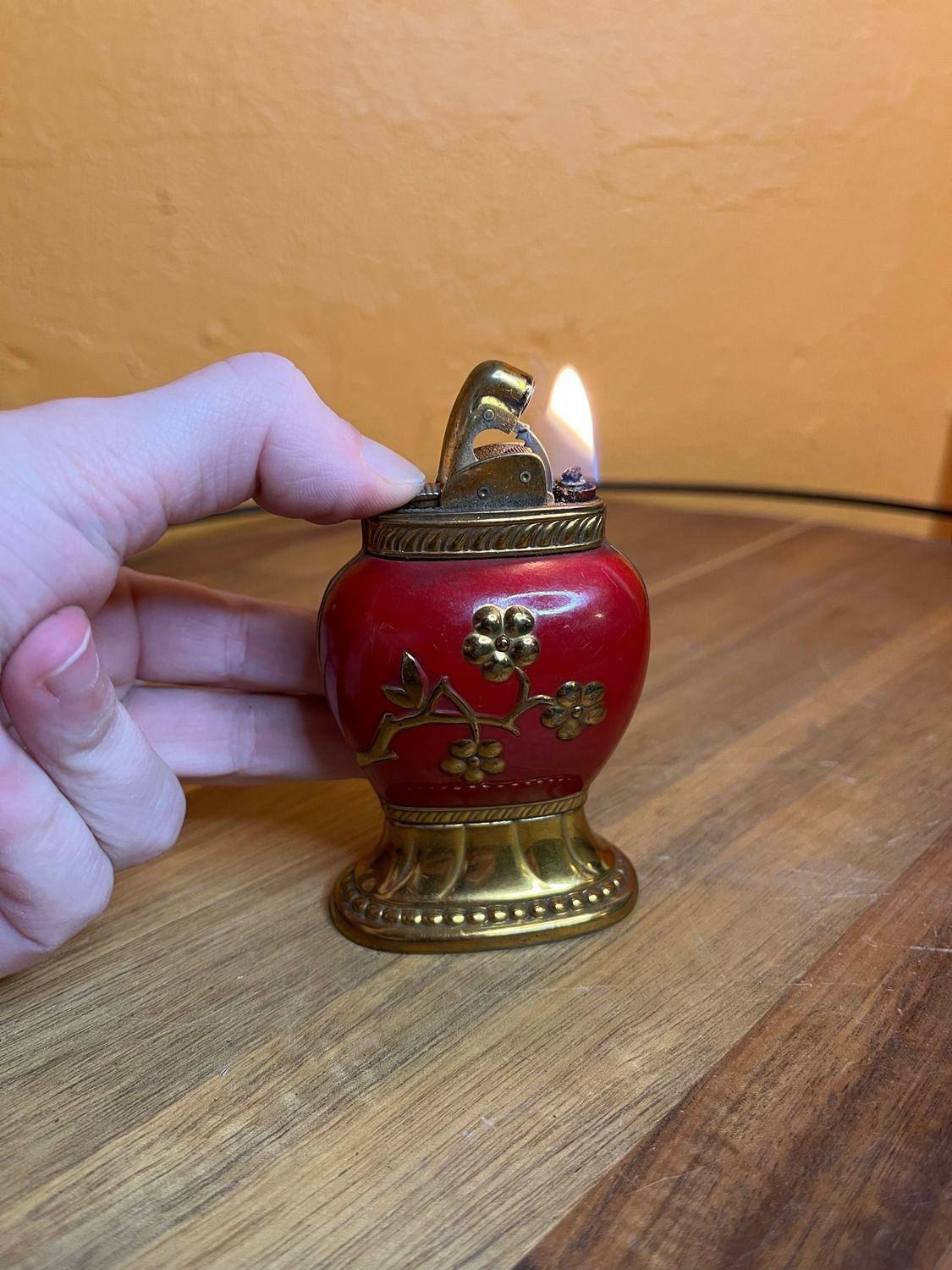 Red Floral Evans Table Lighter